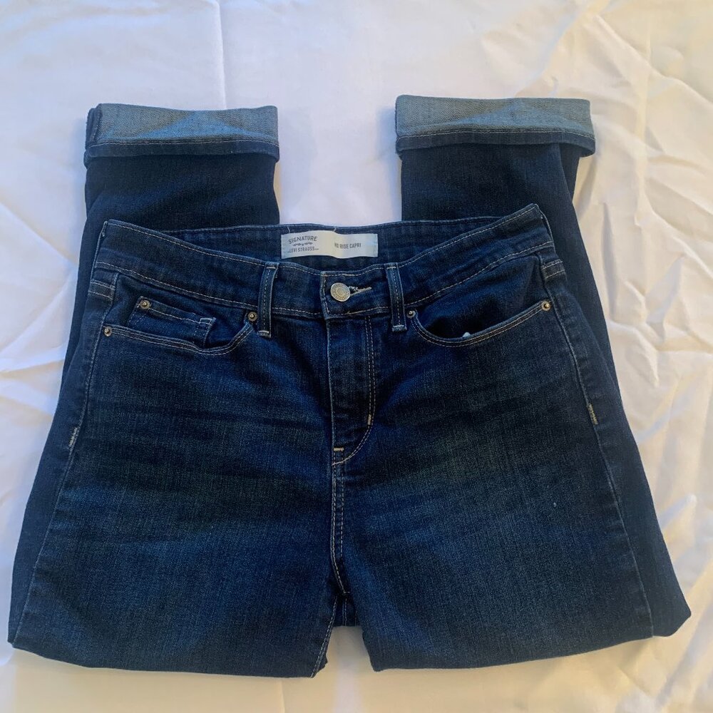 Signature Levi Strauss Mid Rise Capri Size 8